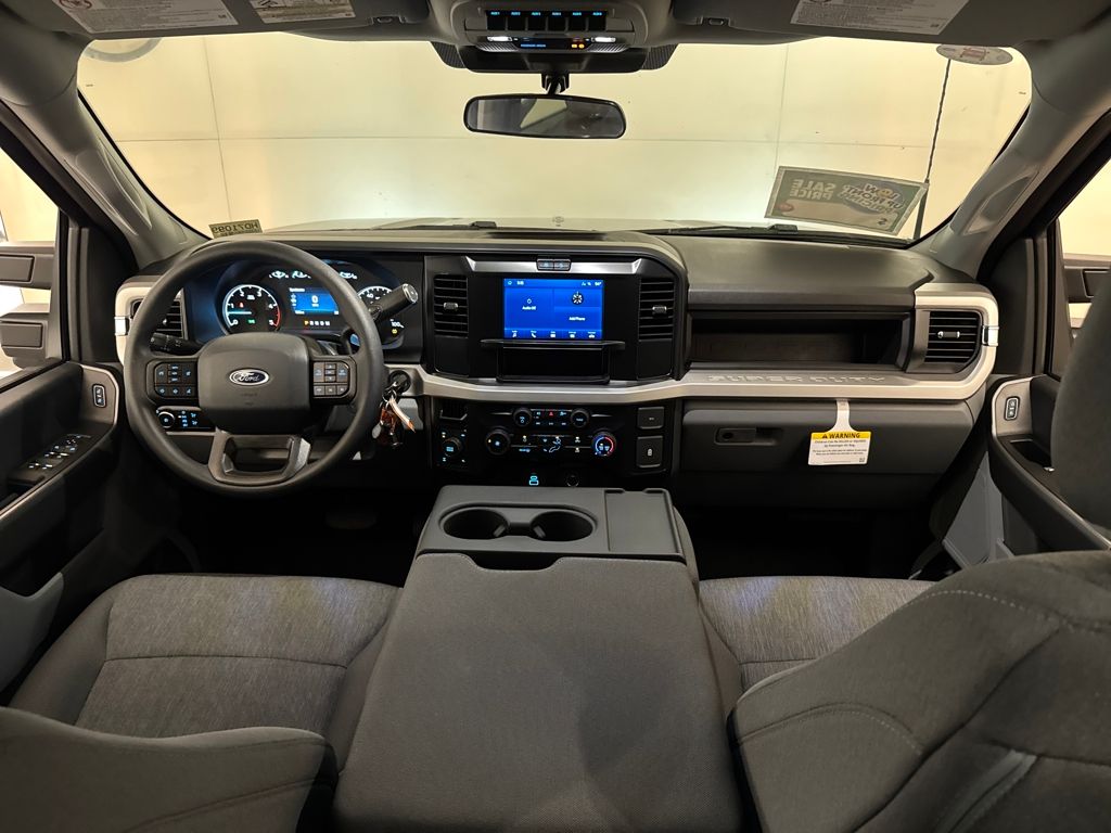 2025 Ford F-250 photo 4