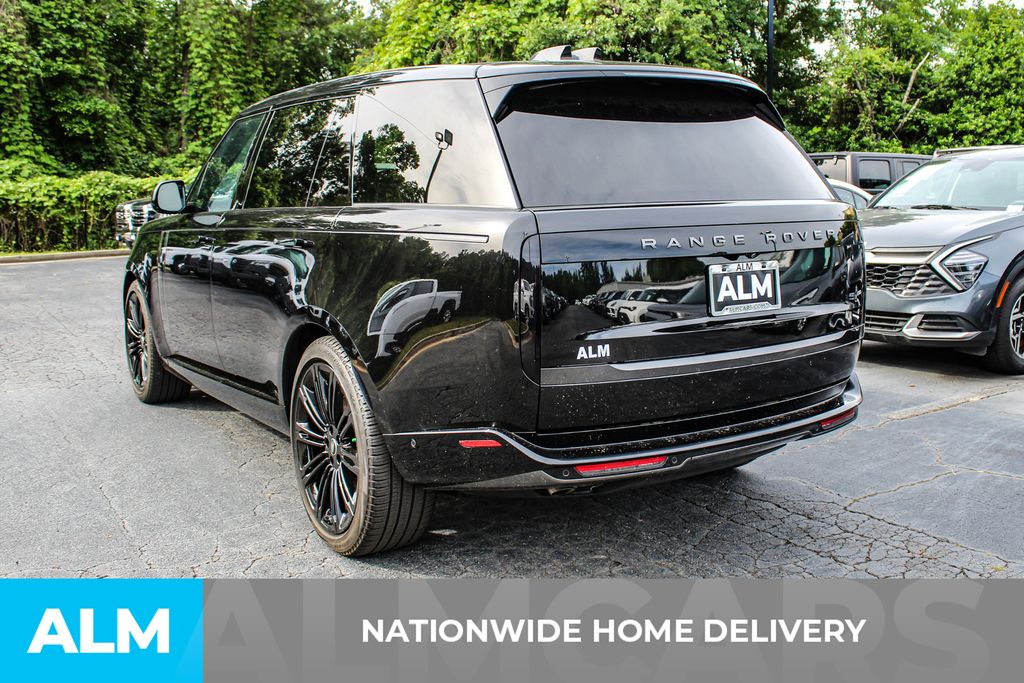 Used 2024 Black Land Rover SE image 5