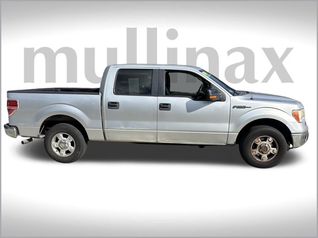 2012 Ford F-150 XLT photo 2