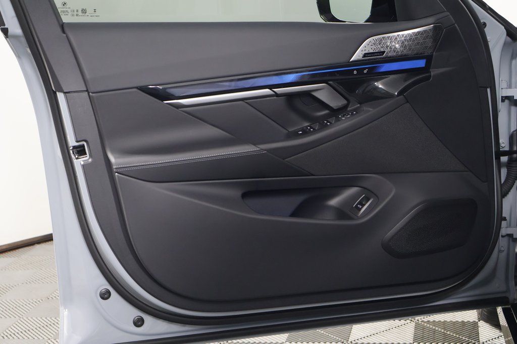 Thumbnail: 2024 BMW i5 - 12