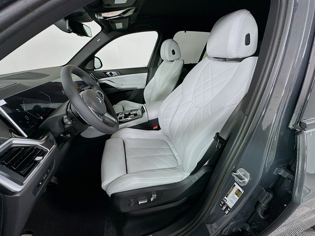 Thumbnail: 2026 BMW X5 - 16
