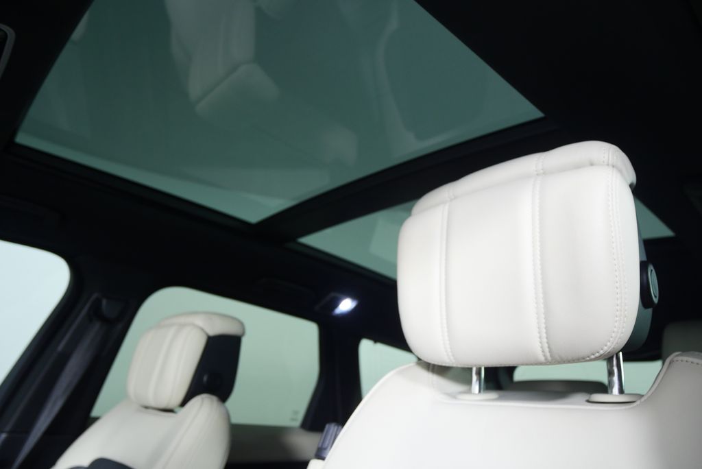 Thumbnail: 2019 Land Rover Range Rover Sport - 12