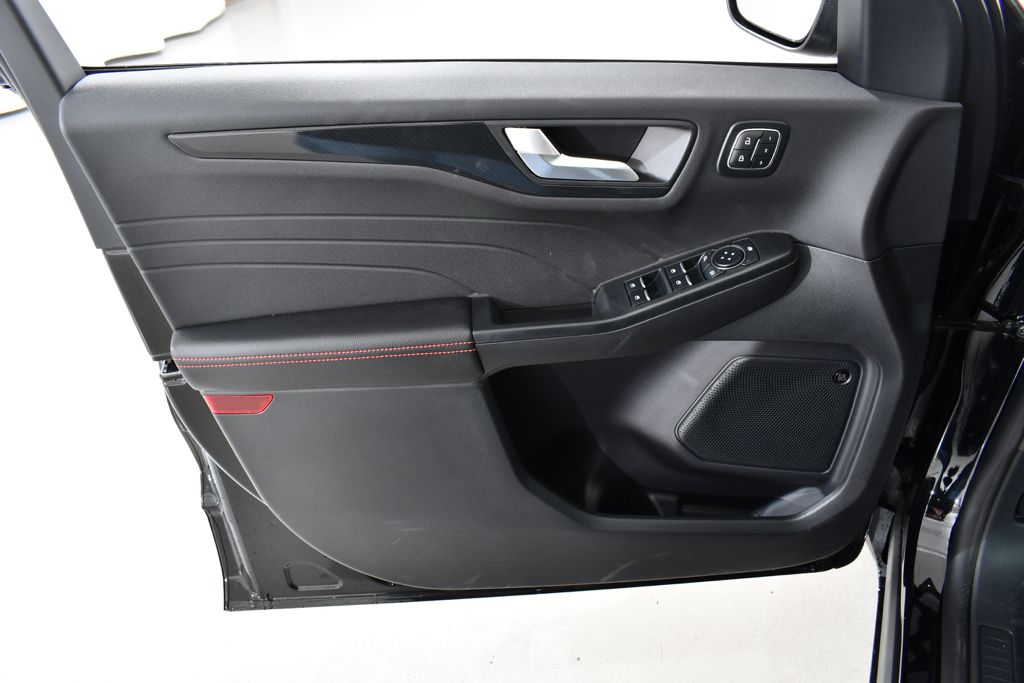 New 2026 Black Ford ST-Line Select Hybrid image 25