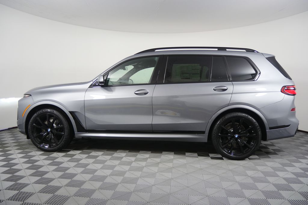 Thumbnail: 2026 BMW X7 - 6