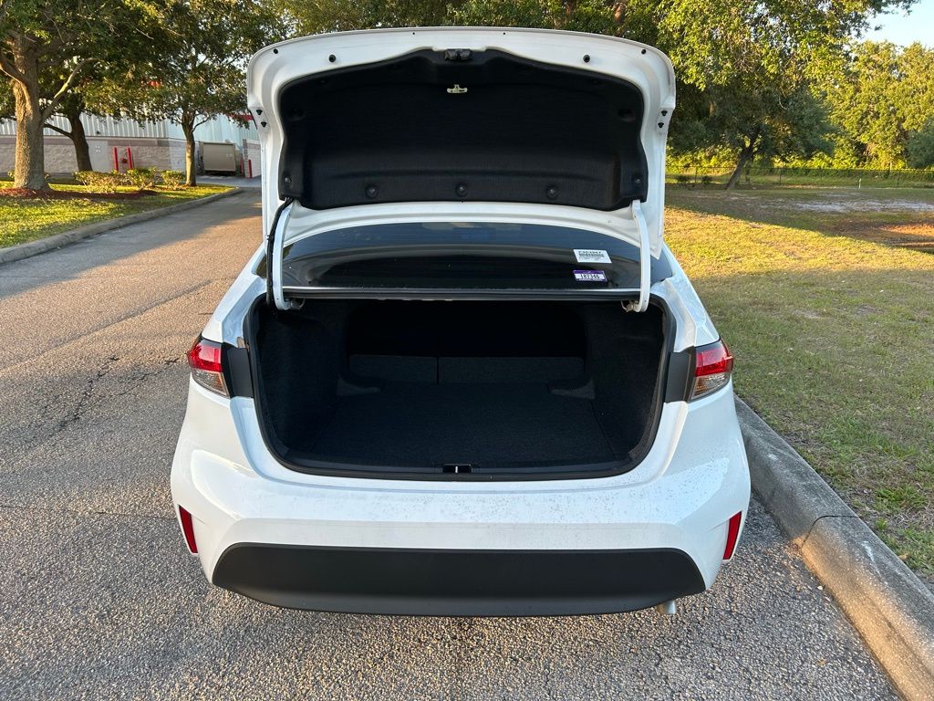 Thumbnail: 2025 Toyota Corolla - 10