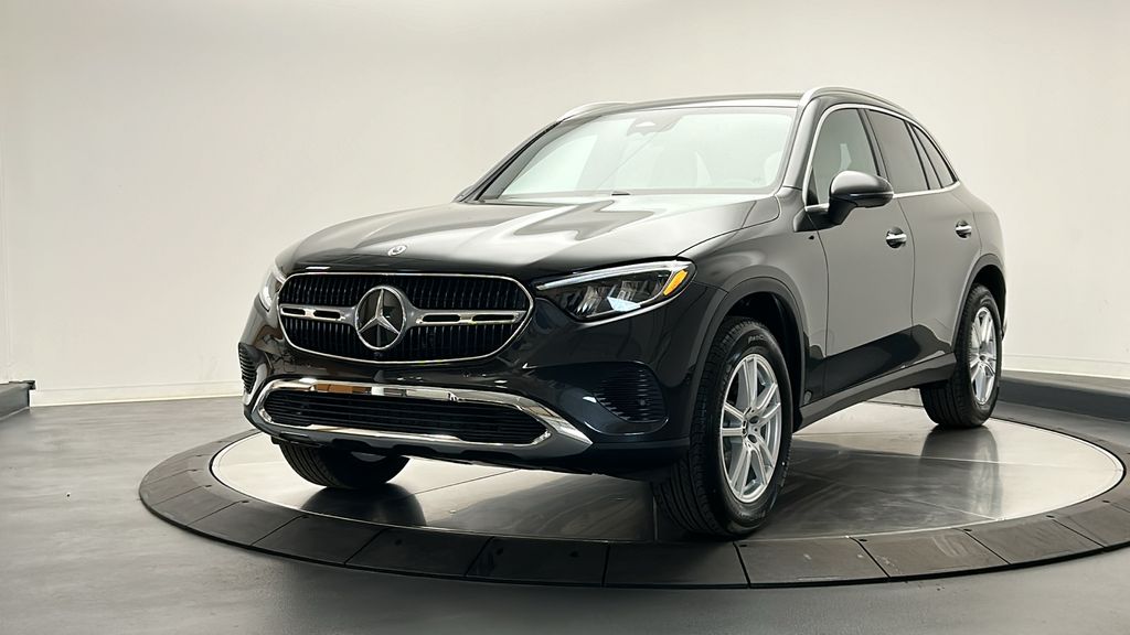 2025 Mercedes-Benz GLC 300 3