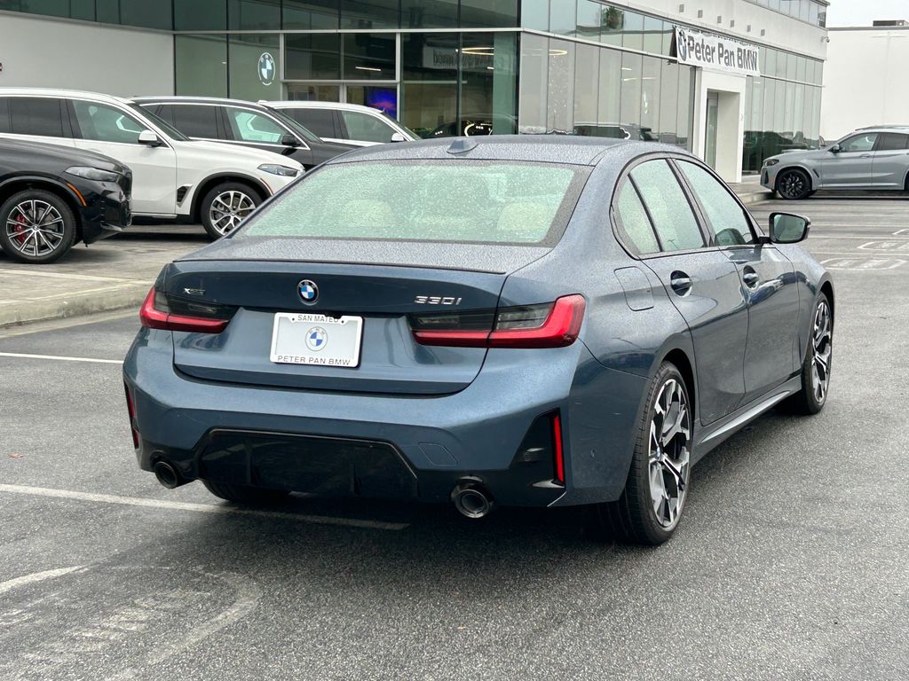 Thumbnail: 2026 BMW 3 Series - 5