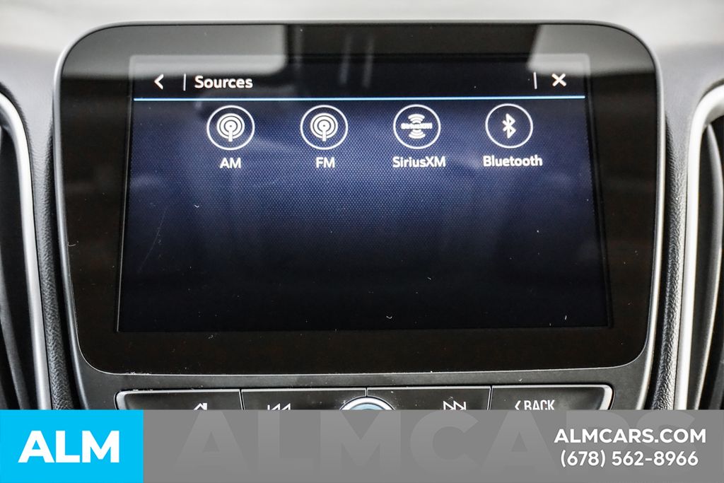 Used 2024 White Chevrolet LT image 37