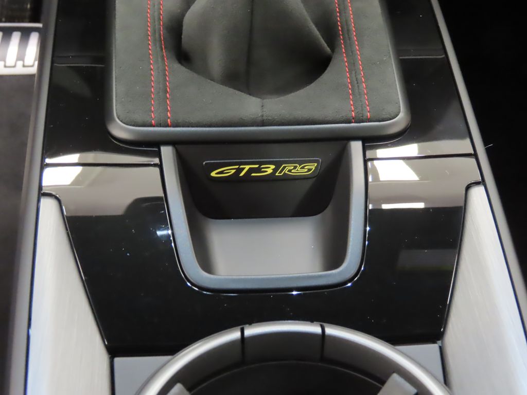 Thumbnail: 2025 Porsche 911 - 30
