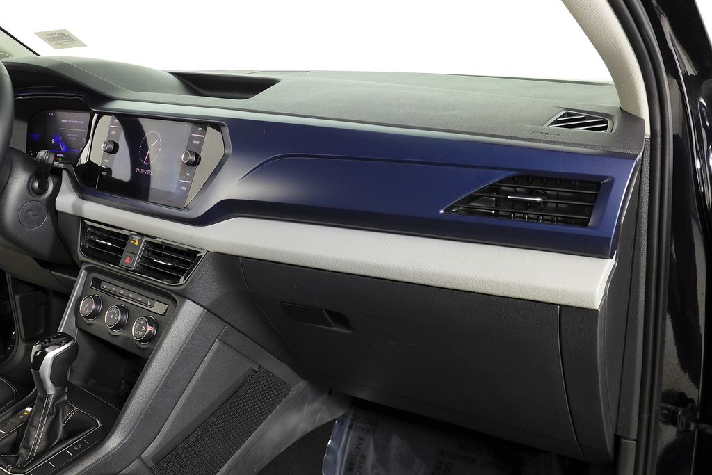 Thumbnail: 2022 Volkswagen Taos - 14