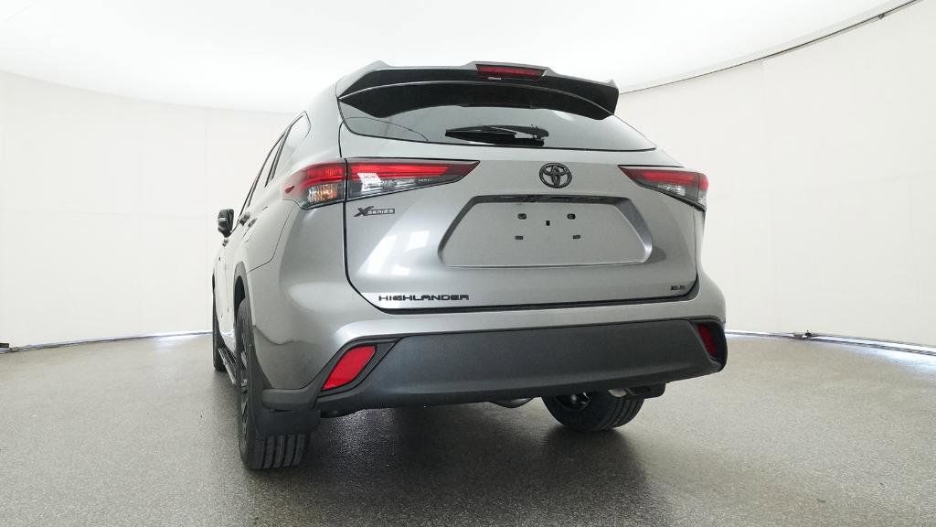 Thumbnail: 2025 Toyota Highlander - 10