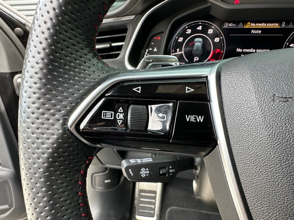 Thumbnail: 2021 Audi RS 6 - 16