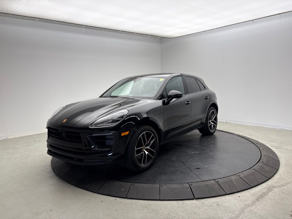 Thumbnail: 2023 Porsche Macan - 1