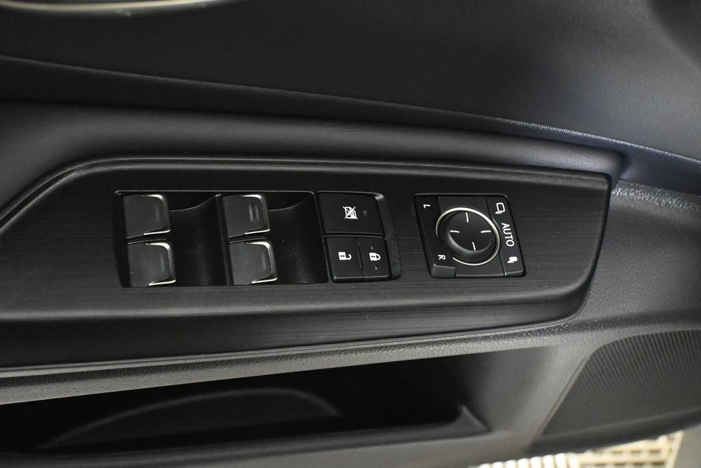 Thumbnail: 2021 Lexus ES - 31