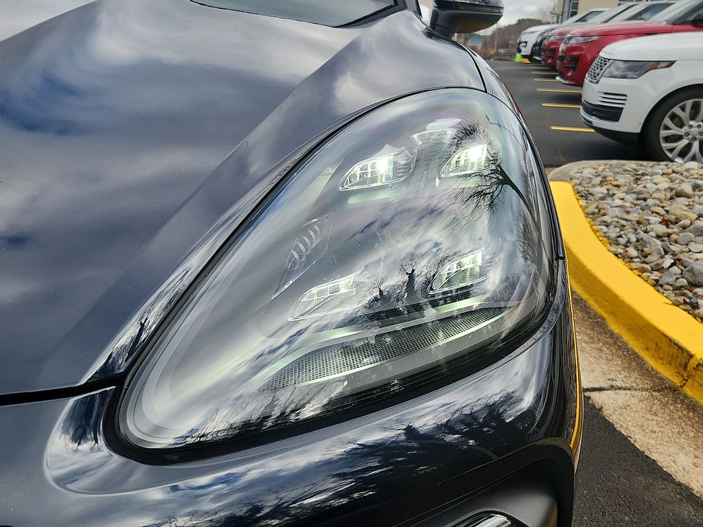 Thumbnail: 2022 Porsche Cayenne - 9