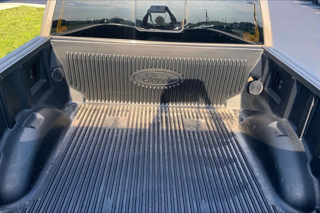 Used 2025 Gray Ford XLT image 8
