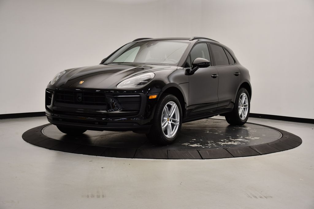 Thumbnail: 2025 Porsche Macan - 1