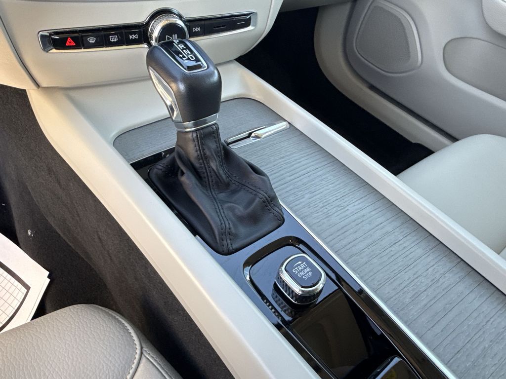 Thumbnail: 2022 Volvo S60 - 20