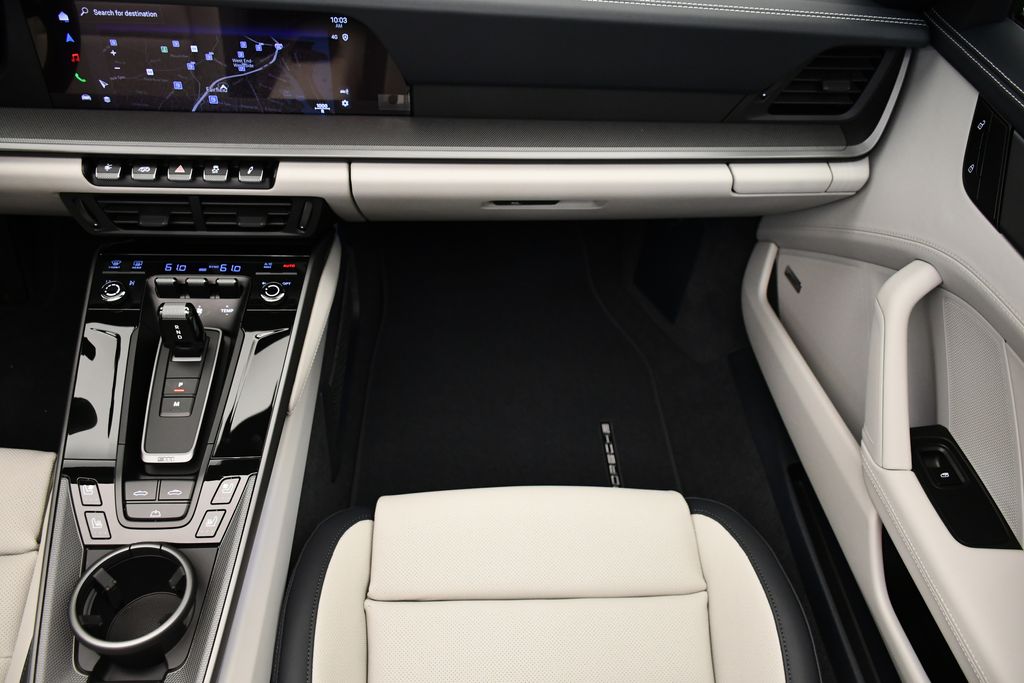 Thumbnail: 2026 Porsche 911 - 30