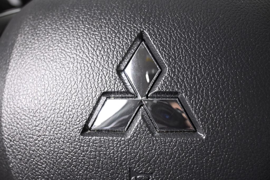 Used 2025  Mitsubishi 2.0 SE image 37
