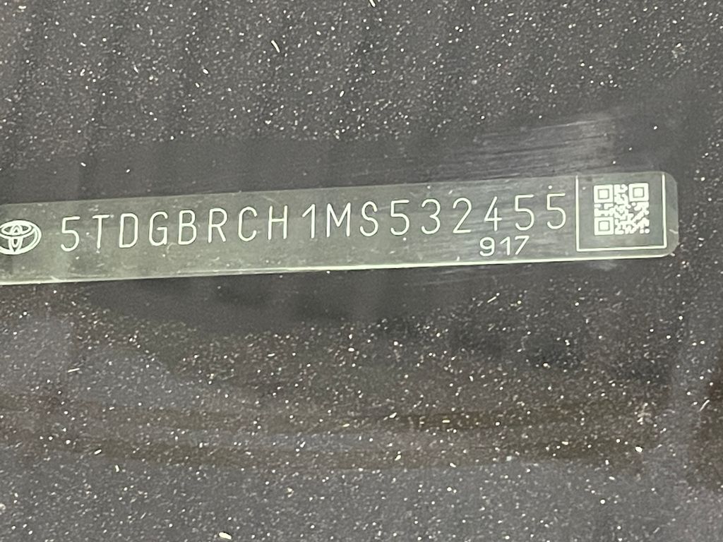 Thumbnail: 2021 Toyota Highlander - 4