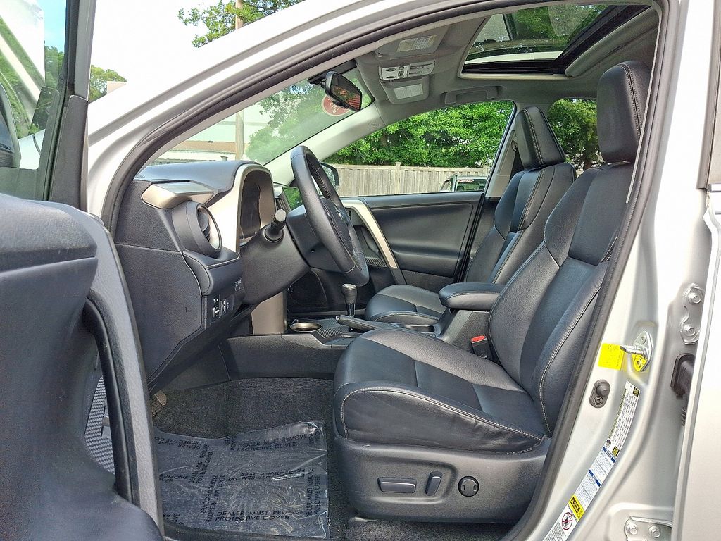 Thumbnail: 2014 Toyota RAV4 - 13