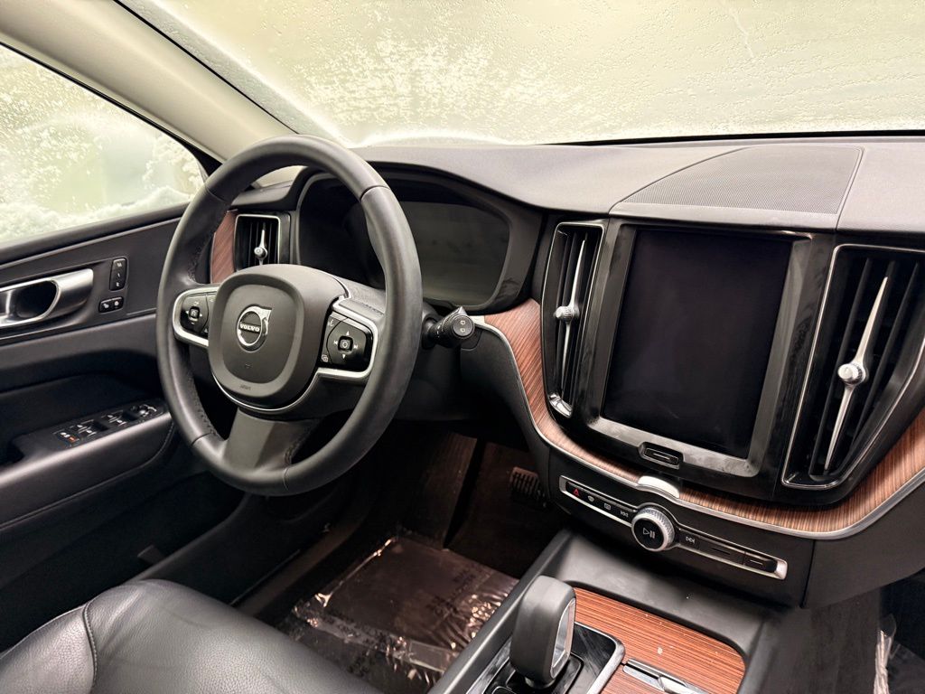 Thumbnail: 2023 Volvo XC60 - 30