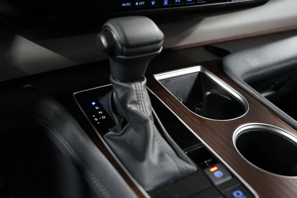 Thumbnail: 2024 Toyota Sienna - 20