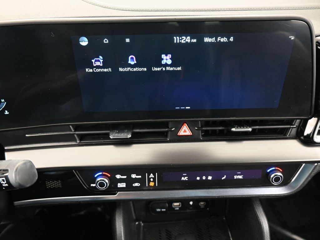 Used 2025 Everlasting Silver Kia EX image 23