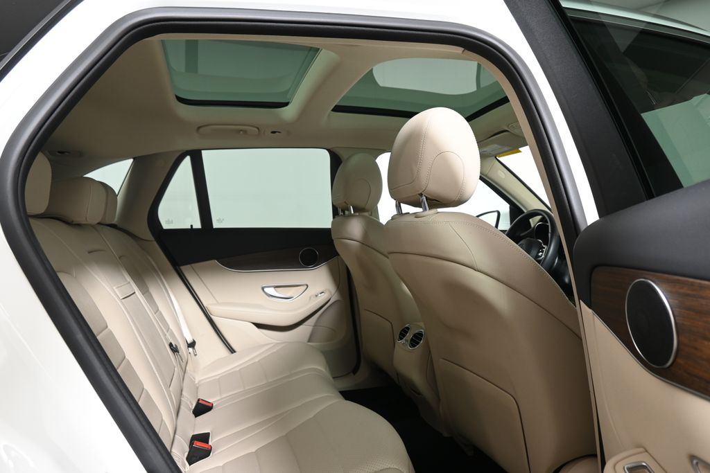 Thumbnail: 2022 Mercedes-Benz GLC - 25