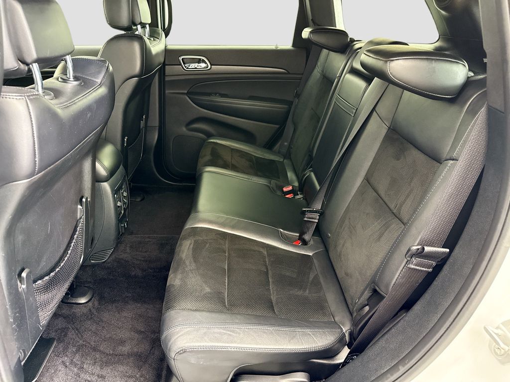 Thumbnail: 2017 Jeep Grand Cherokee - 19