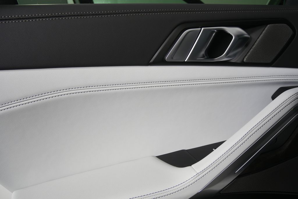 Thumbnail: 2027 BMW X6 - 13