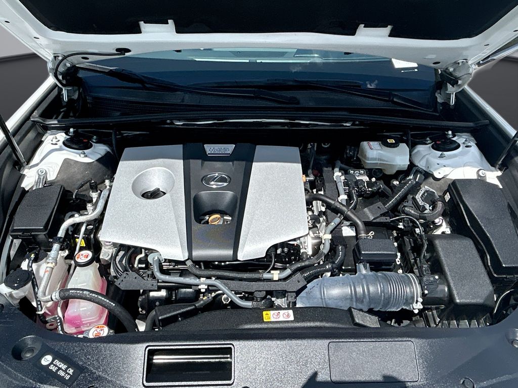 Thumbnail: 2021 Lexus ES - 14