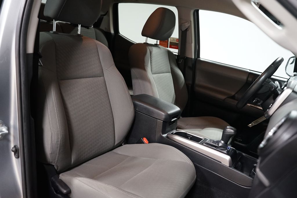 Thumbnail: 2021 Toyota Tacoma - 25