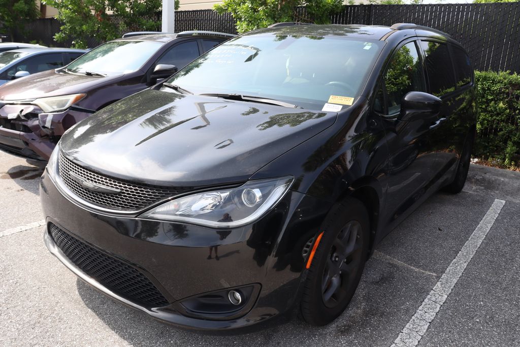 2020 Chrysler Pacifica Touring L 2