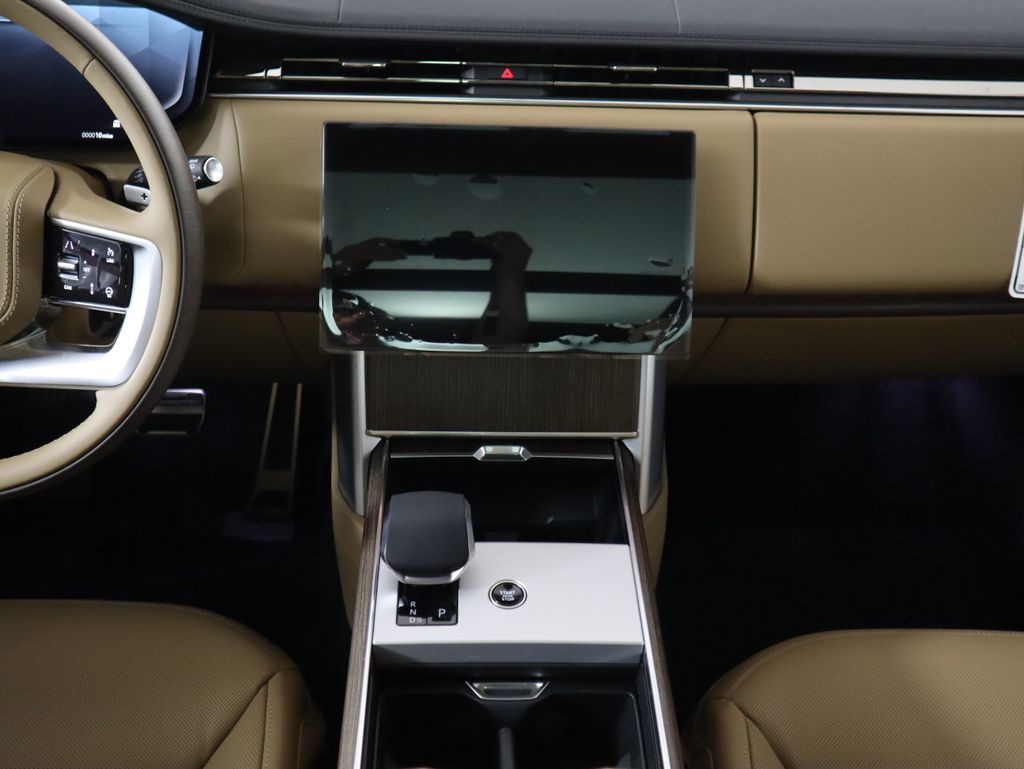Thumbnail: 2025 Land Rover Range Rover - 15