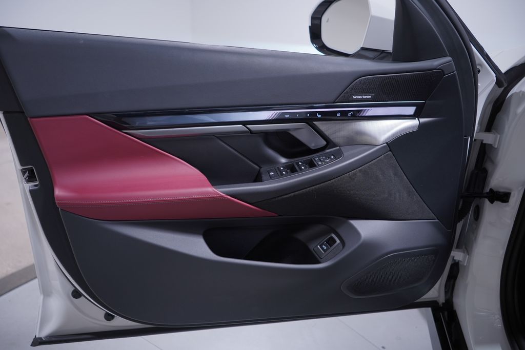 Thumbnail: 2024 BMW i5 - 15