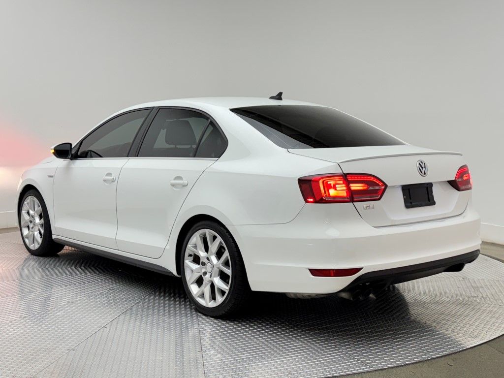 Thumbnail: 2014 Volkswagen Jetta - 10