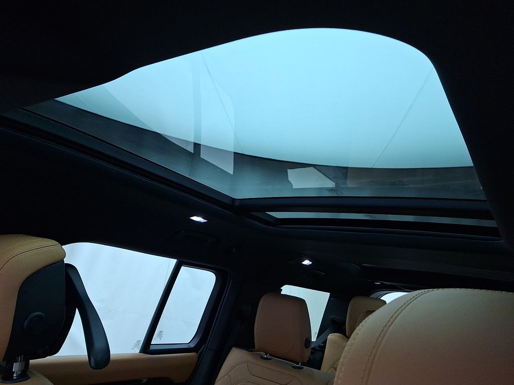 Thumbnail: 2024 Land Rover Defender - 15