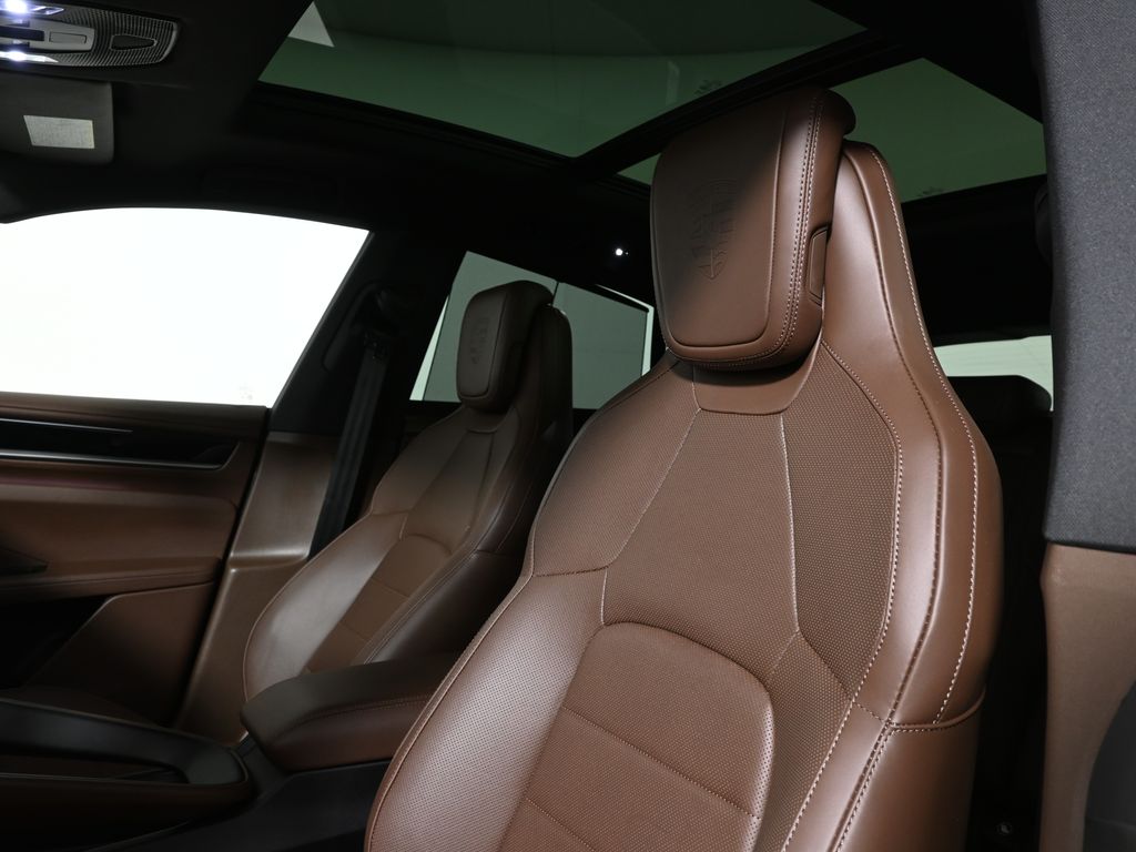 Thumbnail: 2025 Porsche Macan - 15