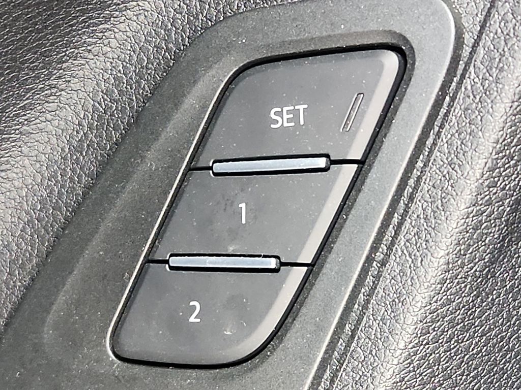 Thumbnail: 2022 Audi Q3 - 22