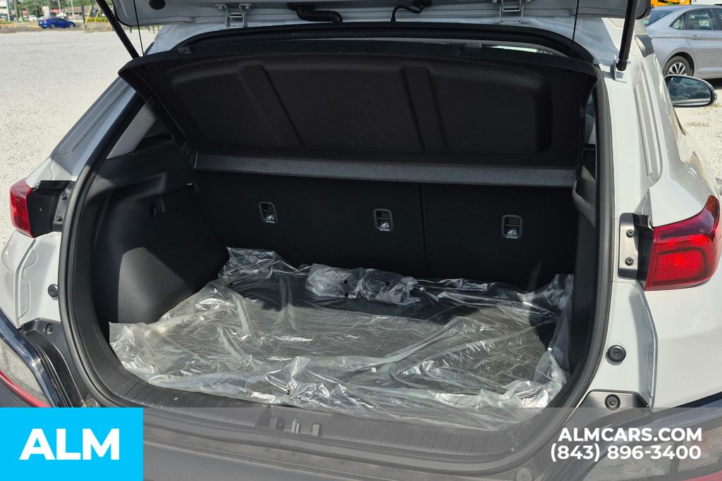 Used 2023 Silver Hyundai SEL image 5