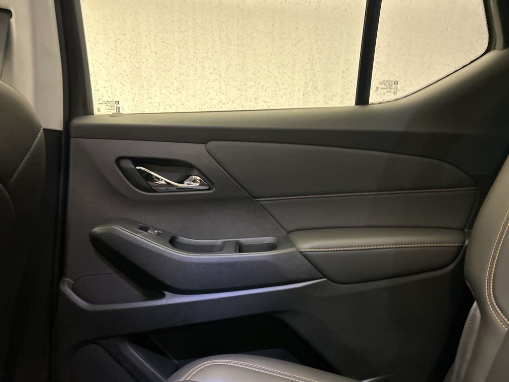 Thumbnail: 2021 Chevrolet Traverse - 27