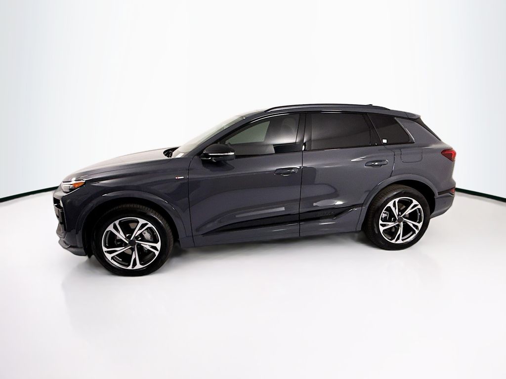 Thumbnail: 2027 Audi Q6 e-tron - 8