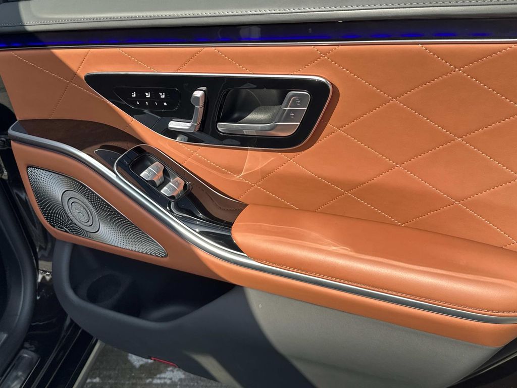Thumbnail: 2022 Mercedes-Benz S-Class - 23