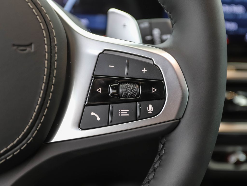 Thumbnail: 2026 BMW X5 - 13