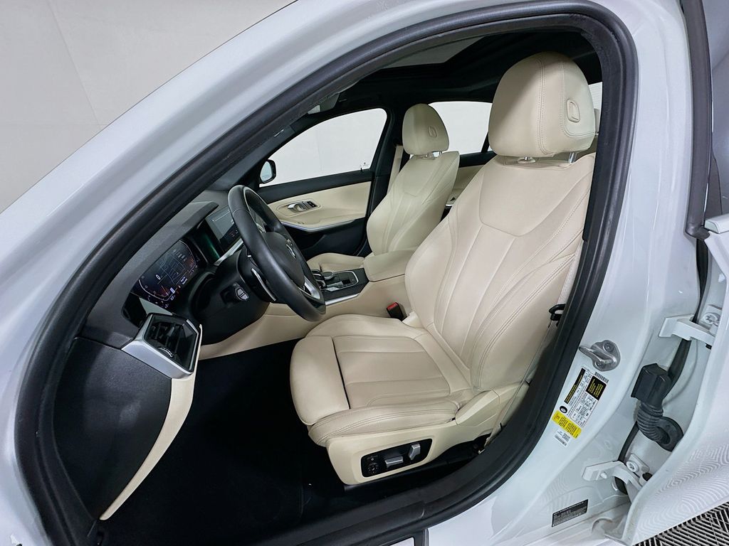 Thumbnail: 2021 BMW 3 Series - 21