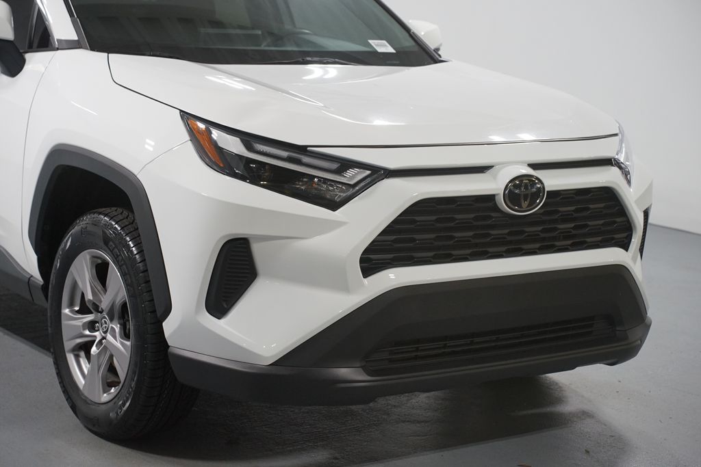 Thumbnail: 2022 Toyota RAV4 - 4