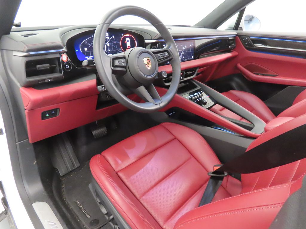 Thumbnail: 2024 Porsche Macan - 4