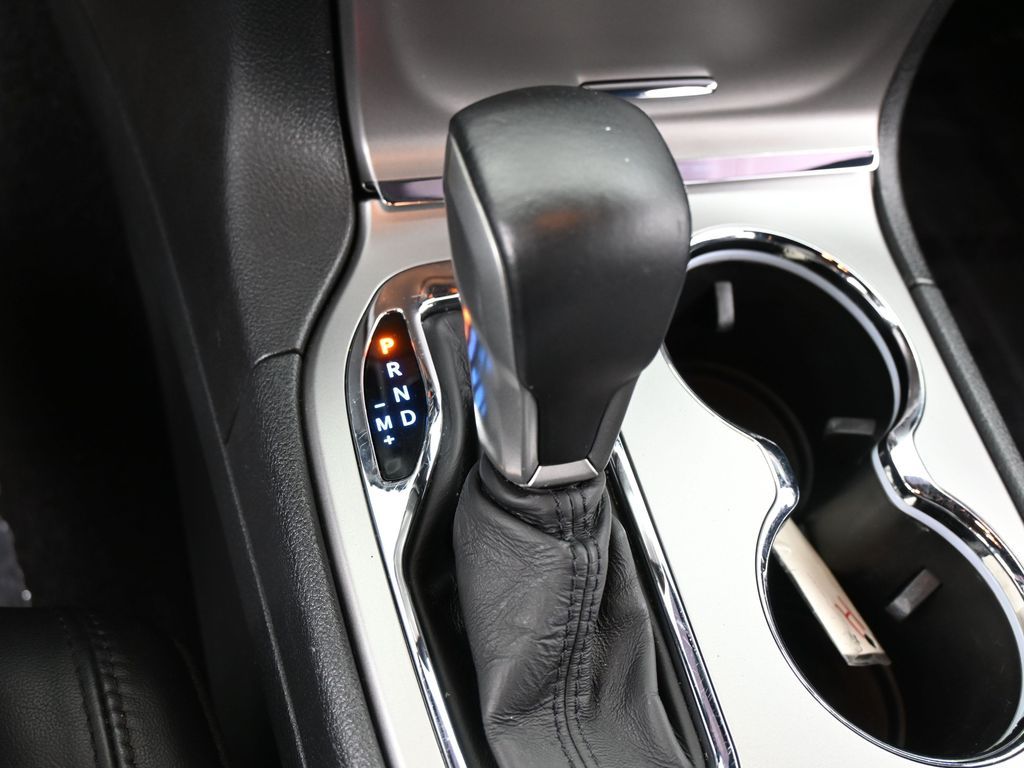 Used 2018 Bright White Clearcoat Jeep Altitude image 20